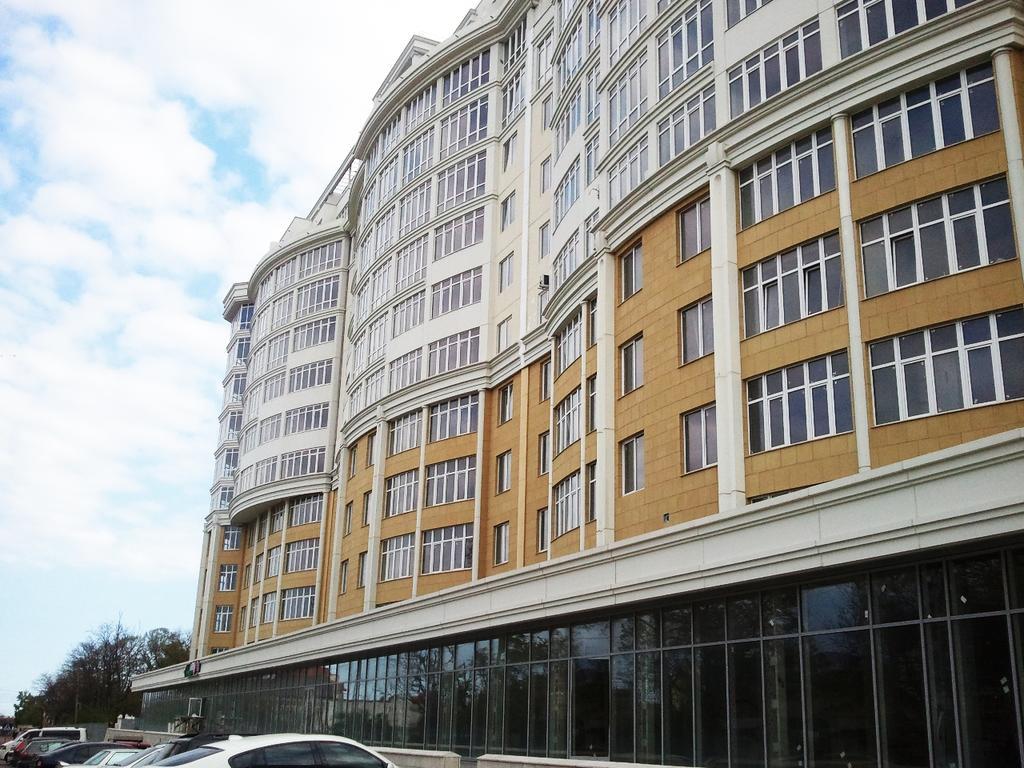 Modern Double Bedroom Apartment In Arkadia Odesa Exterior photo